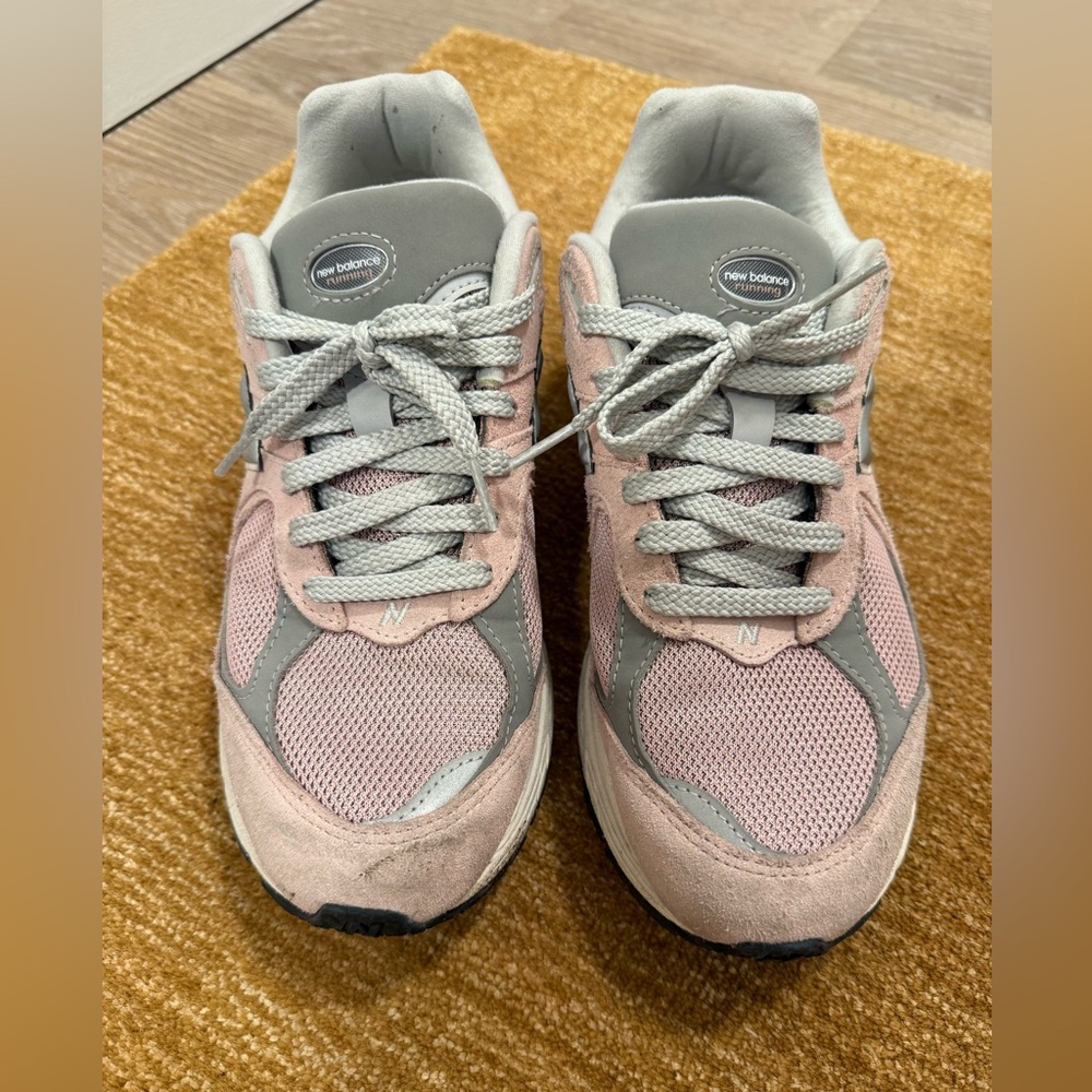 New Balance 2002 Sneaker - Size 9 - Pink/Grey